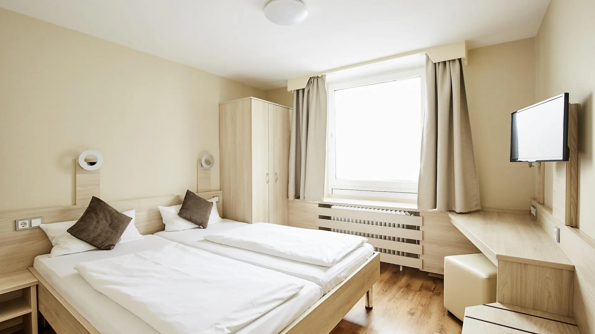 Hotel Imperial Monachium 3*,  Niemcy