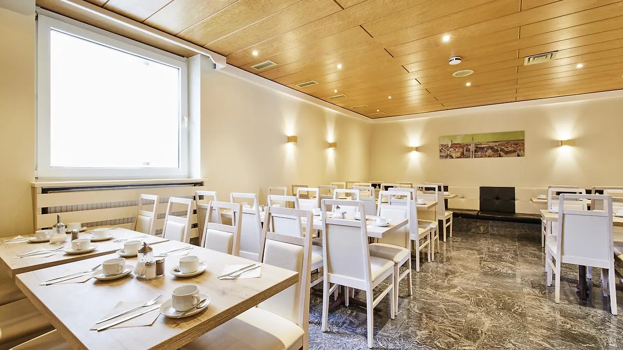 Hotel Imperial Munich 3*,